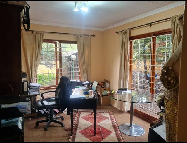 4 BEDROOM HOUSE FOR SALE IN WESTDENE